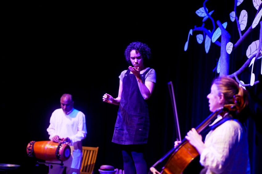 ©️ Henoc Bayolekama